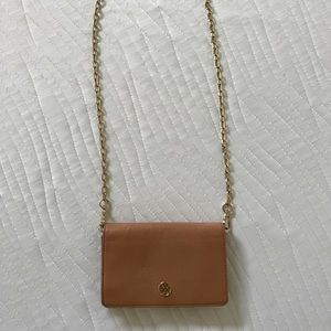 Tory Burch wallet on chain